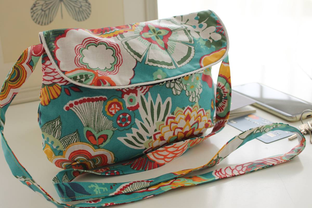 Sac Anaé turquoise fleuri