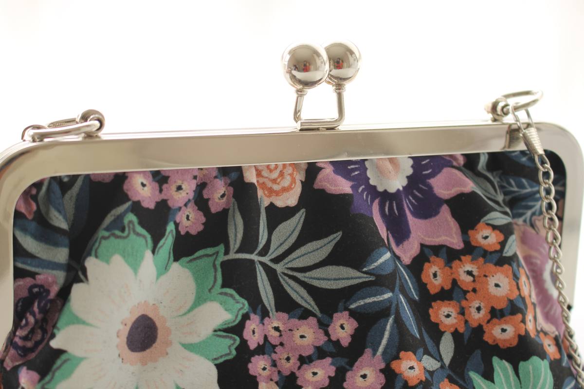 Sac rétro Emma fleurs noires – Image 2