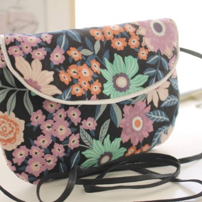 Sac poketto fleurs noires