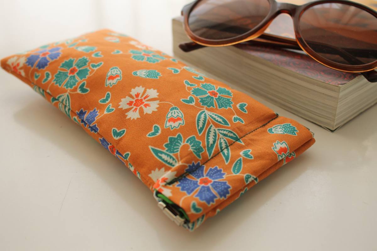Etui à lunettes Edna fleurs ocre