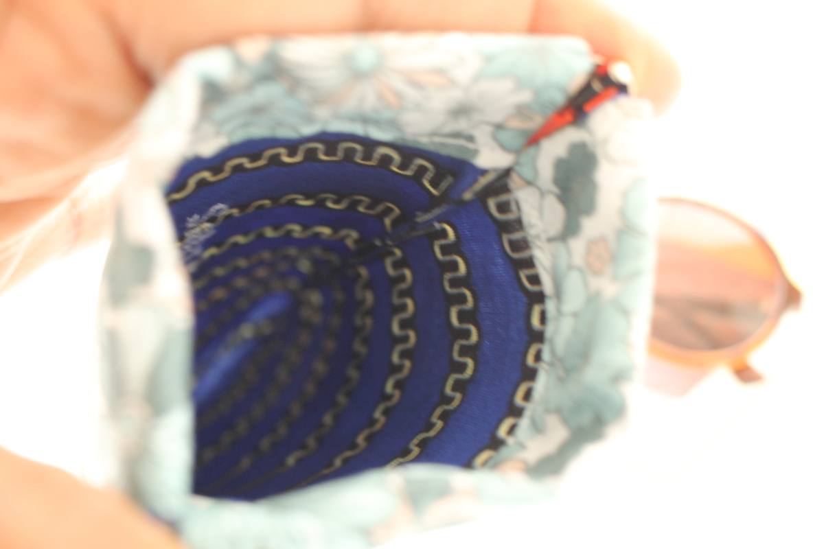 Etui à lunettes Edna prairie pastelle – Image 3