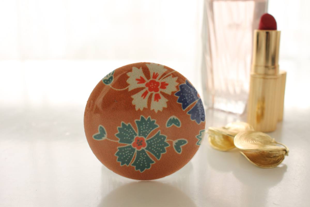 Miroir de poche Bella fleurs ocre