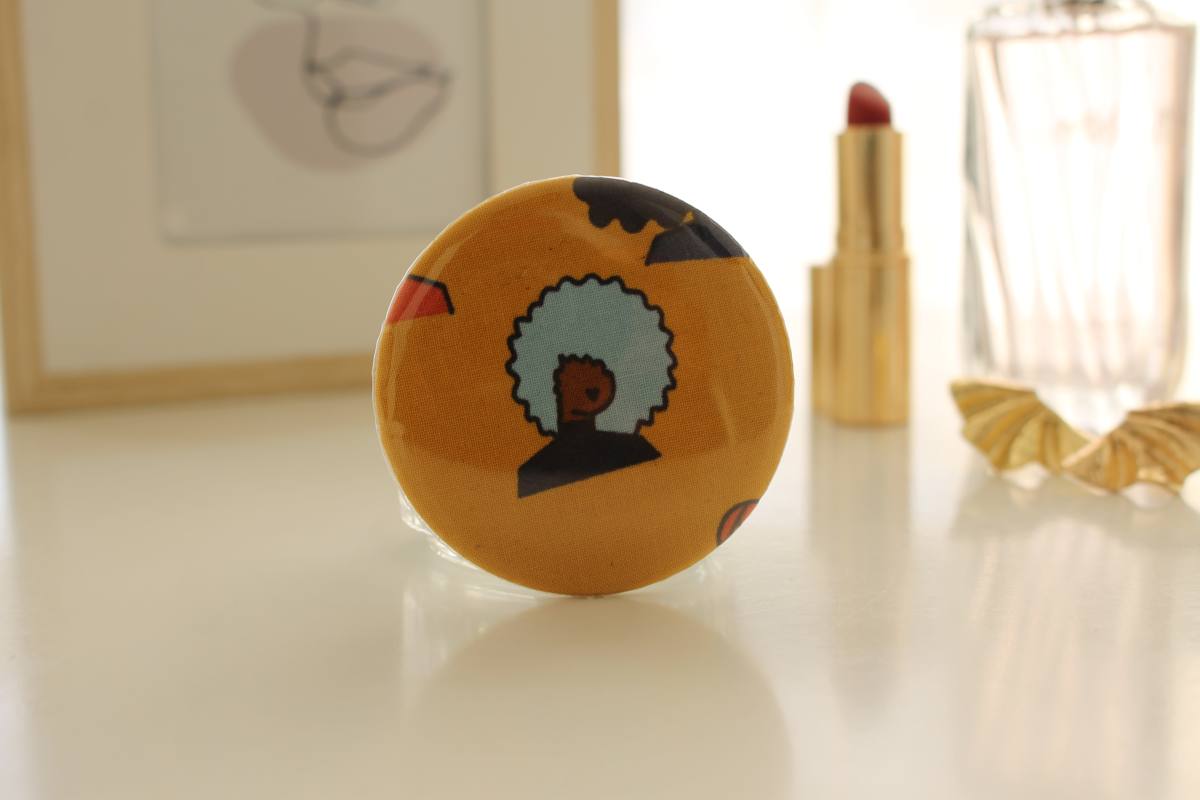 Miroir de poche Bella cheveux bleus