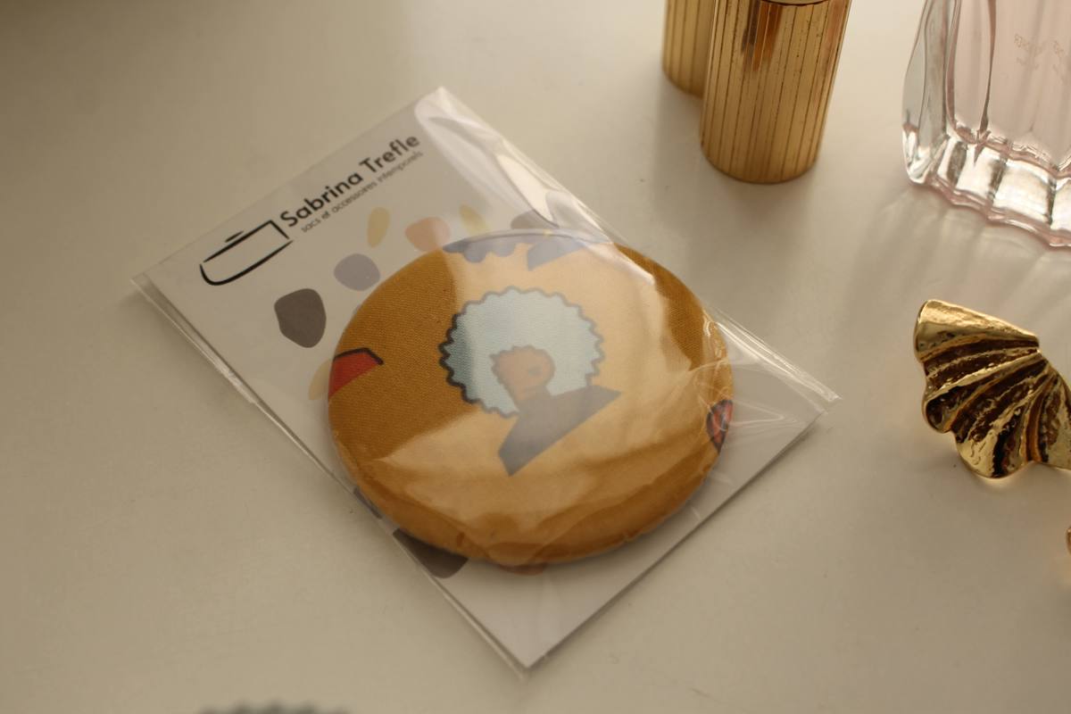 Miroir de poche Bella cheveux bleus – Image 2