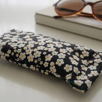 Etui à lunettes Edna cerisiers noirs