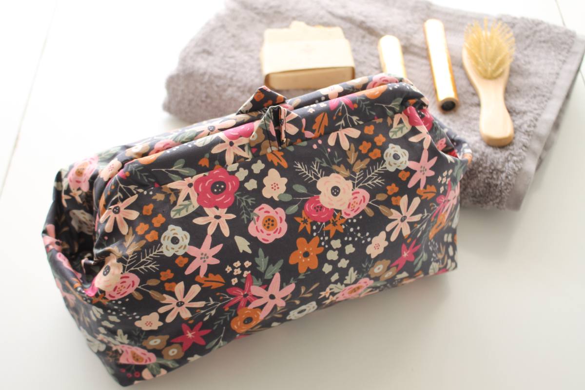 Trousse de toilette Paola rose fleurie