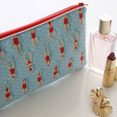 Pochette zippée Alna baigneuses bleues