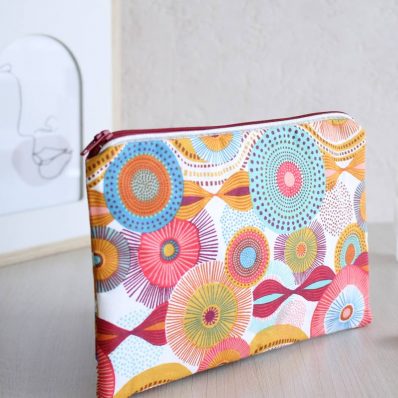 Pochette zippée Alna ronds blancs