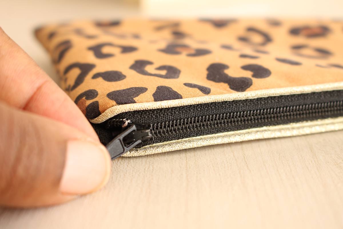 Pochette zippée Alna léopard – Image 2