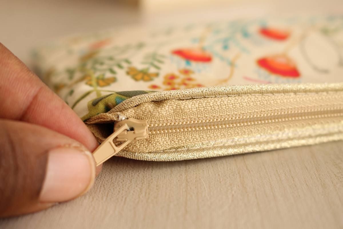 Pochette zippée Alna champ beige – Image 2